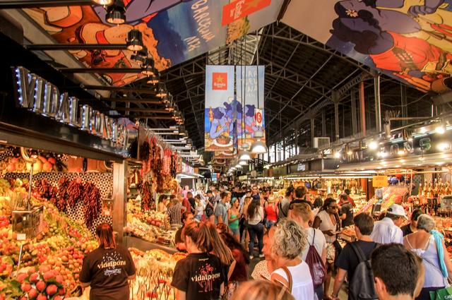 Andy Cat / Unsplash Рынок в Барселоне